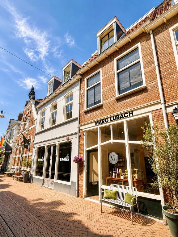 De karakteristieke gevel aan de Walstraat in Enschede
